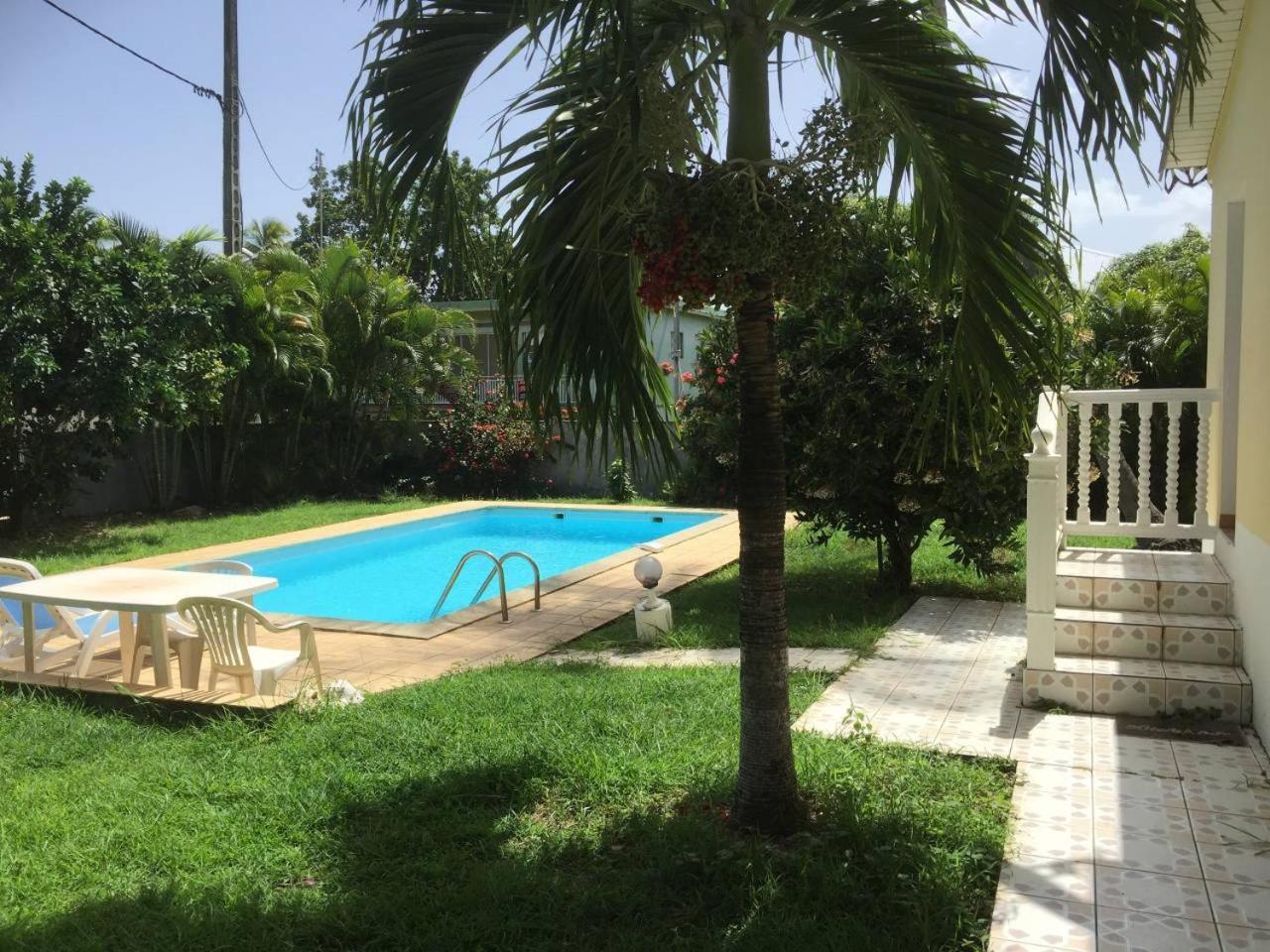 T2 Tropical En Bord De Piscine A 100M De La Mer Apartment Le Carbet Exterior foto